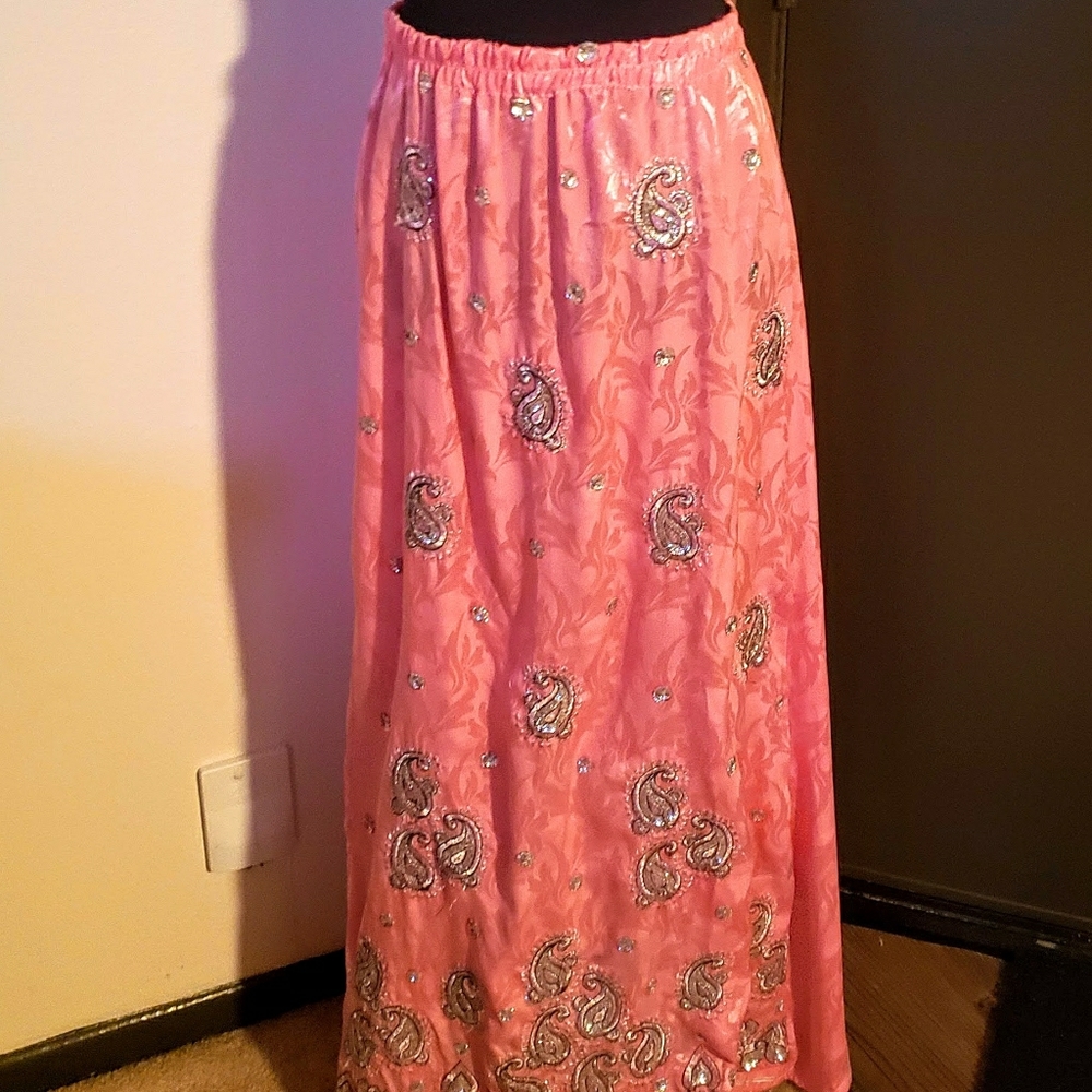 Beautiful Pink Skirt w/Silver Embroidered detail.